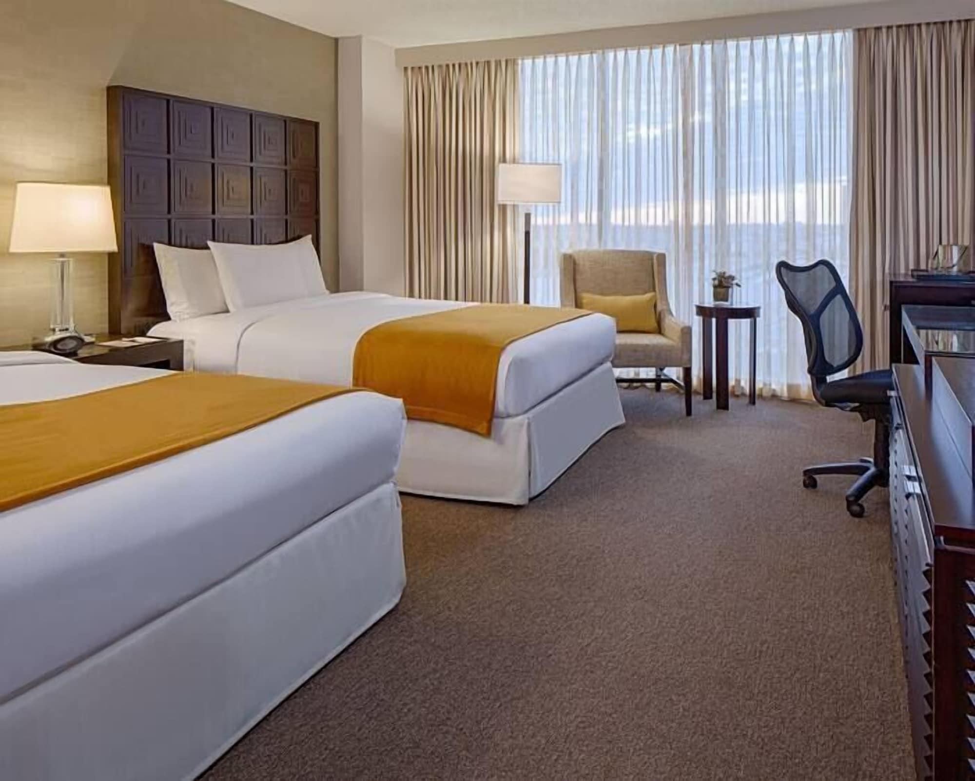 Doubletree By Hilton Hotel Houston Greenway Plaza Exterior foto