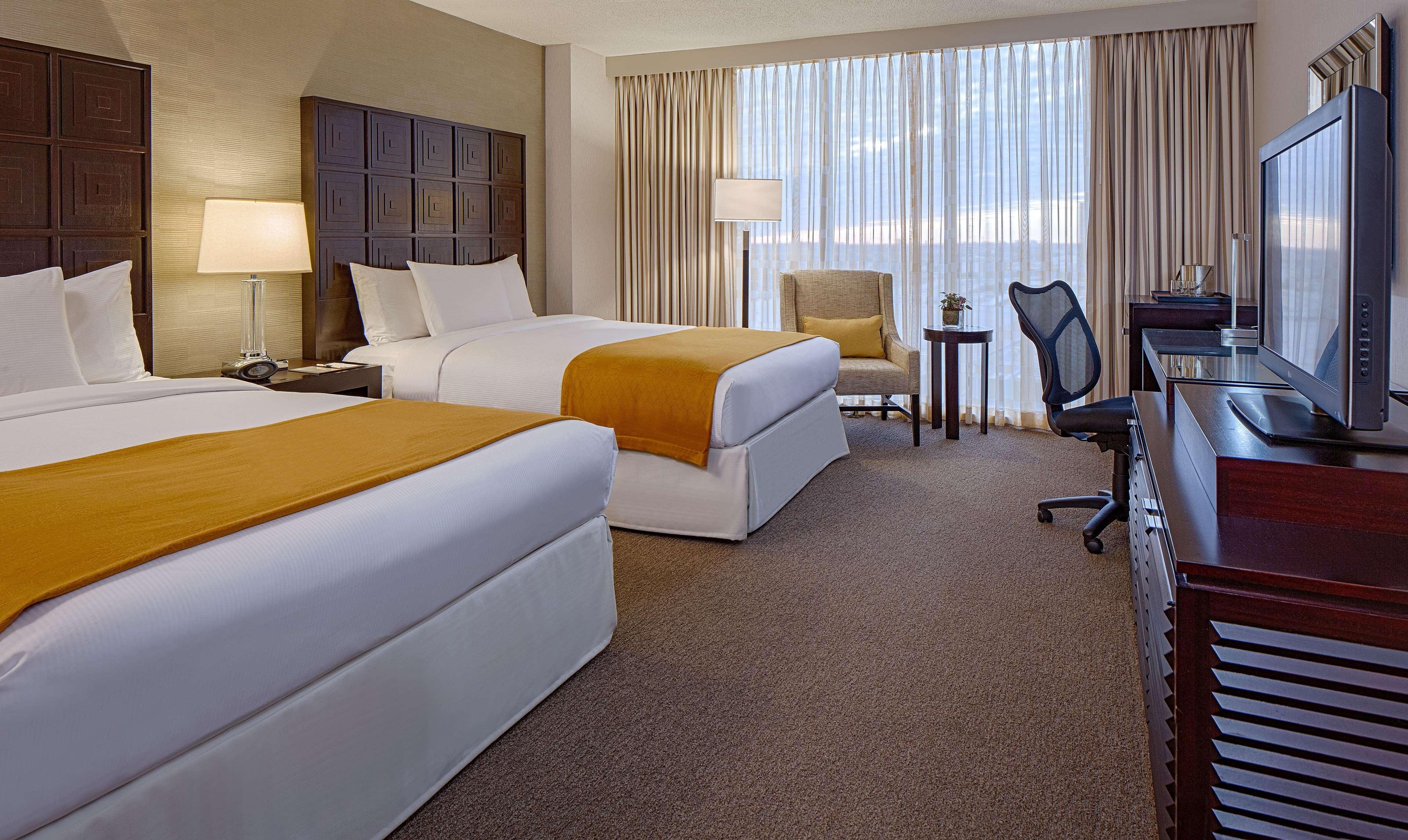 Doubletree By Hilton Hotel Houston Greenway Plaza Exterior foto