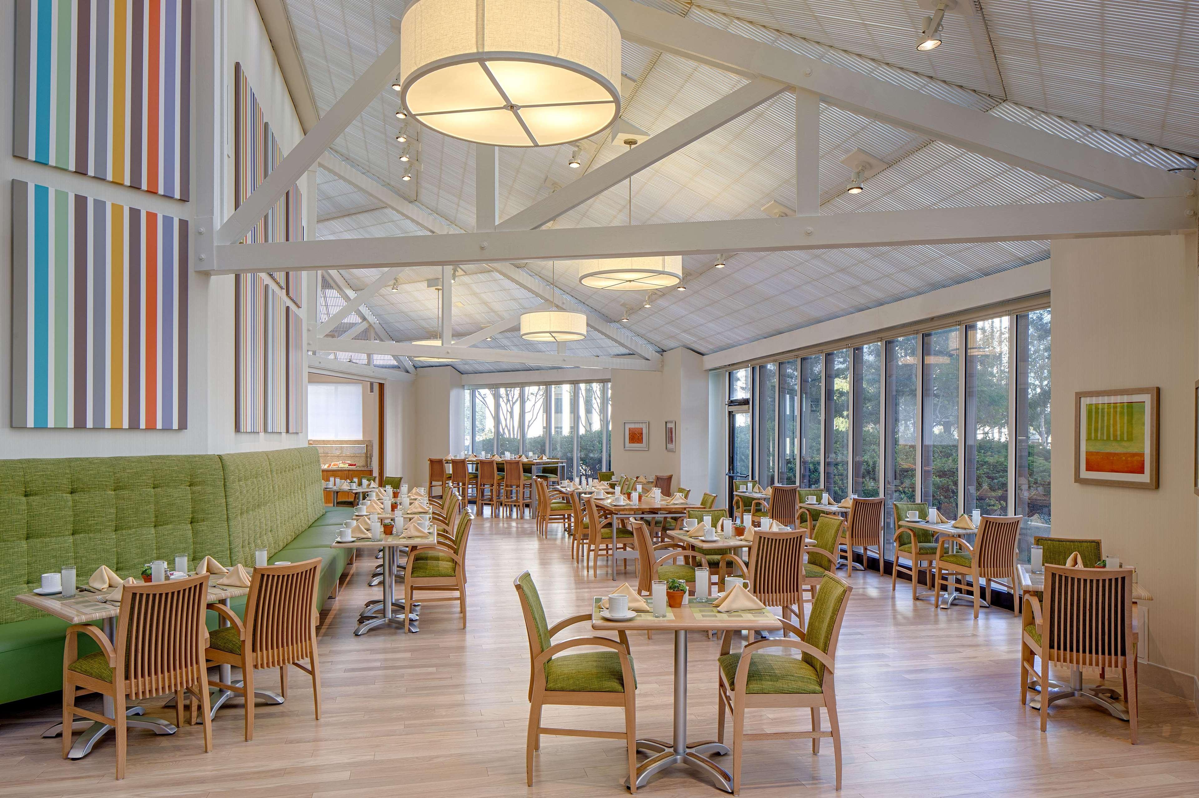 Doubletree By Hilton Hotel Houston Greenway Plaza Exterior foto