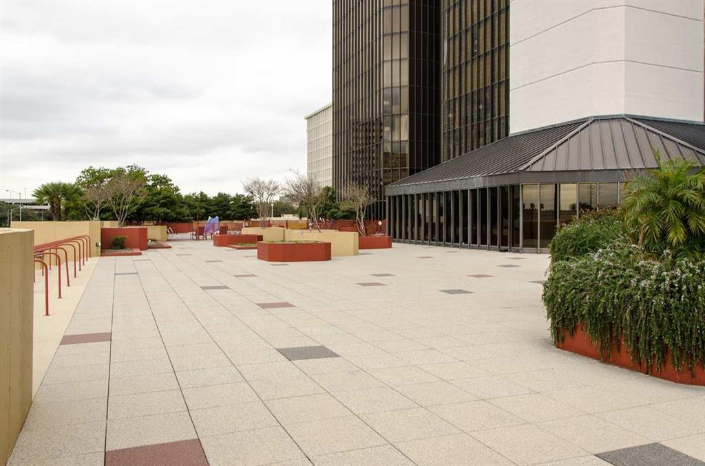 Doubletree By Hilton Hotel Houston Greenway Plaza Exterior foto